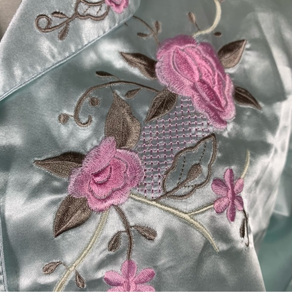 Vintage Jiashiyi Size Large Button Down Pajama Top Embroidered Blue Pink Flowers - Picture 3 of 7